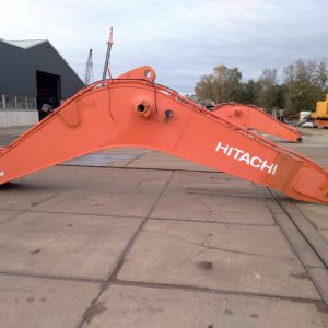 Hitachi - ZX670LCH-3