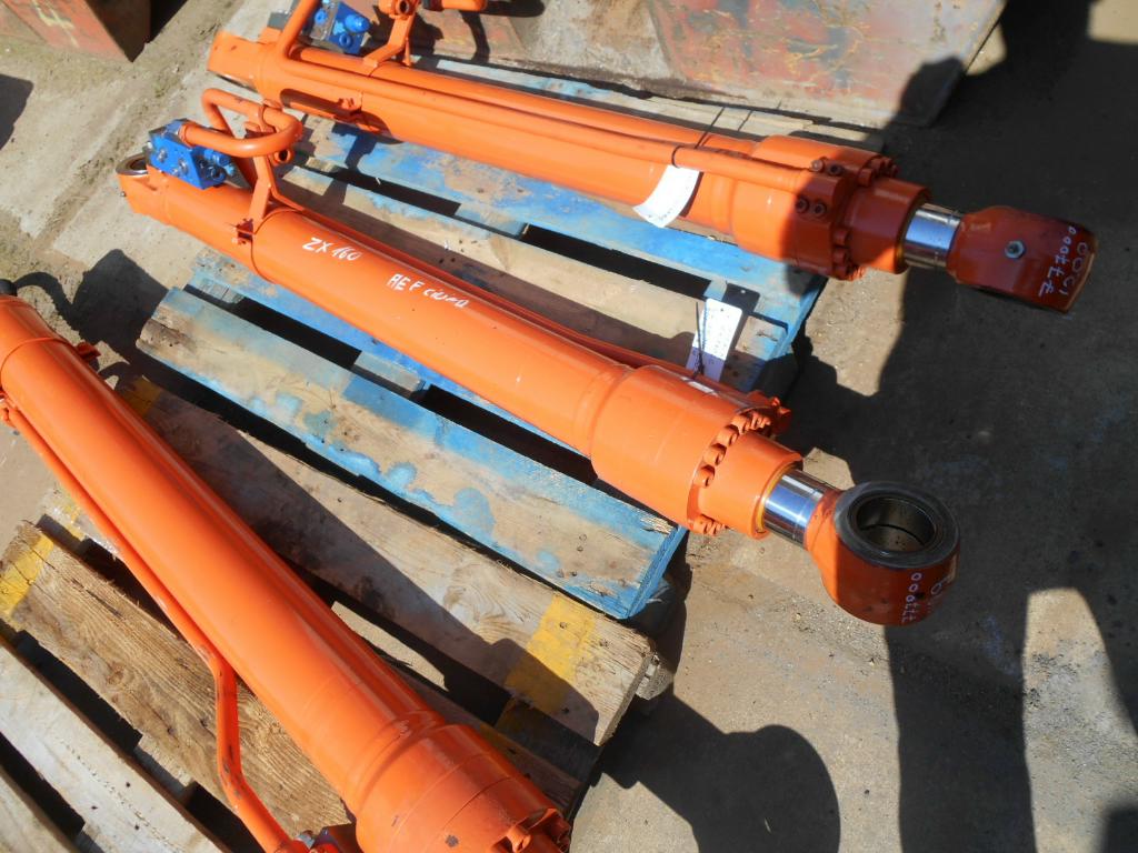 Hitachi - ZX160LC